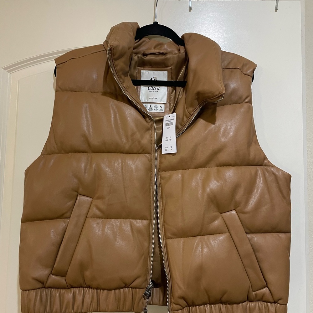 Abercrombie & Fitch Camel Colored Puffer Vest